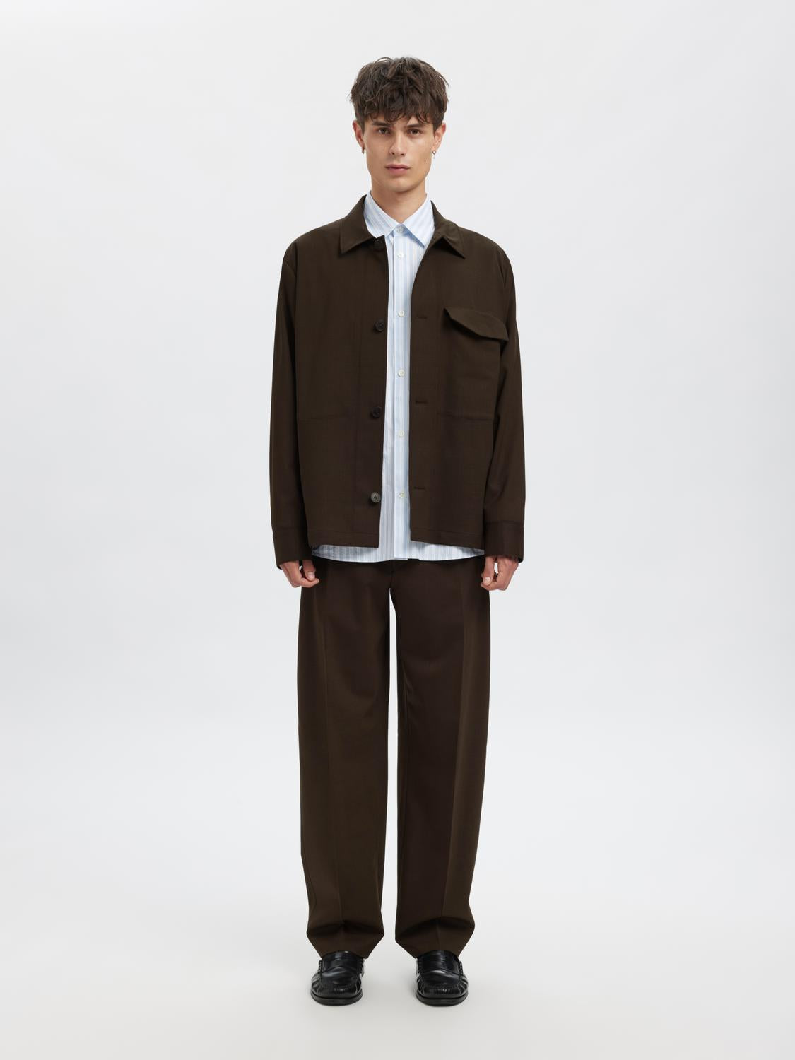 model_shot-front_full